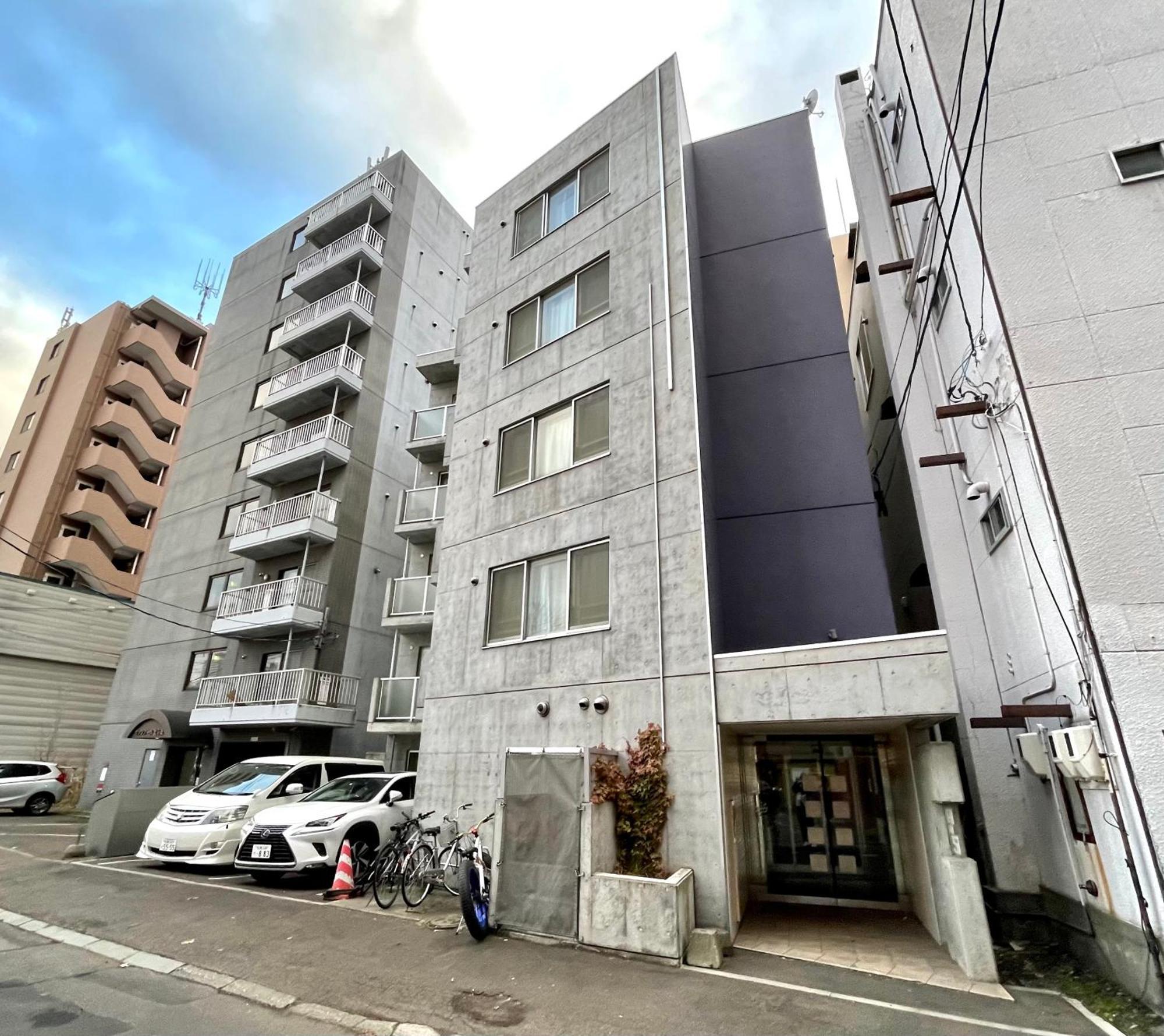 札幌駅徒歩圏内のデザインアパートメントエアコン完備で小型犬滞在可能 Apartment